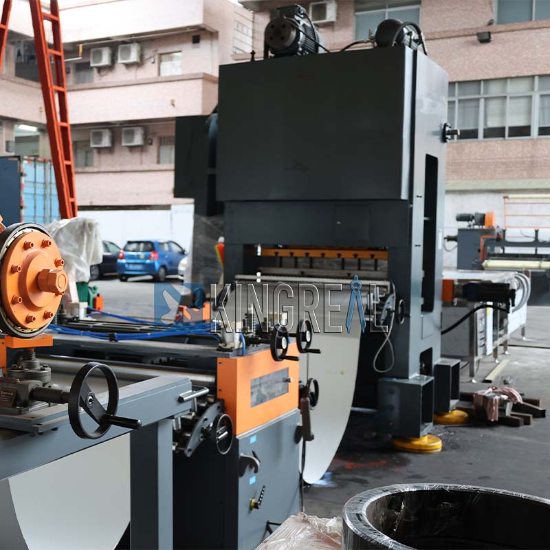 Ne tür delikler metal perforasyon makinesi yumruk atabilir?